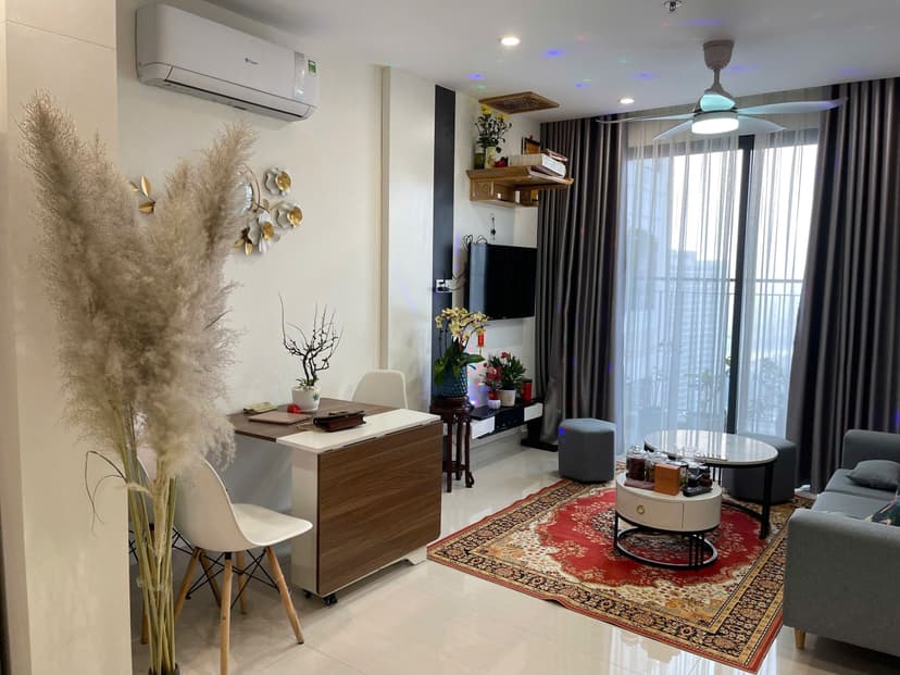 Căn hộ 2 ngủ 2 vệ sinh, tòa trung tâm S2.16